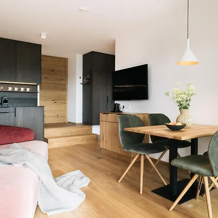 Neue Weizerhuette Szálloda