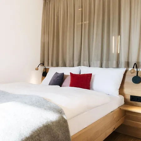 Neue Weizerhuette Hotel *